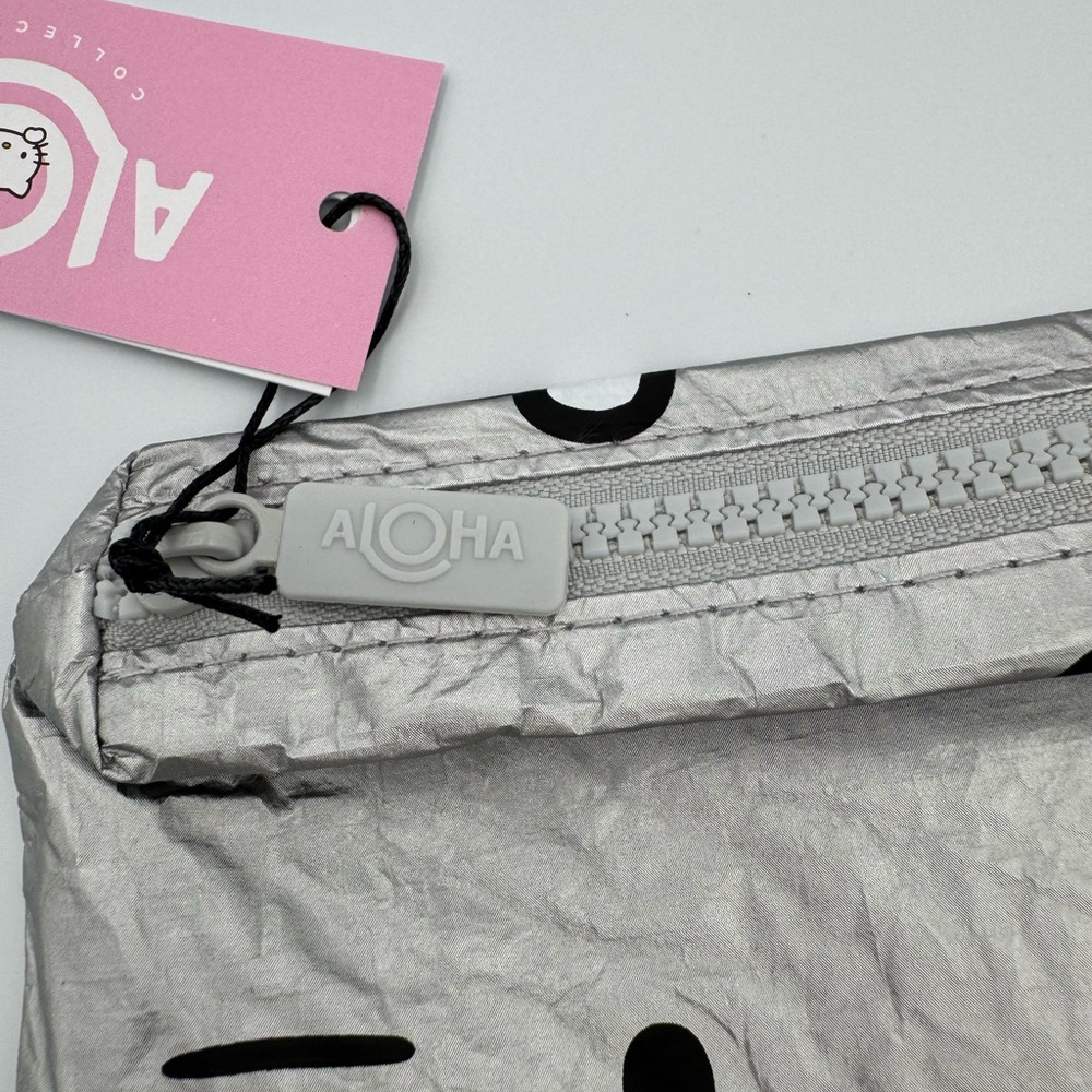Aloha Collection x Hello Kitty Pouch Set - Picture 8 of 12